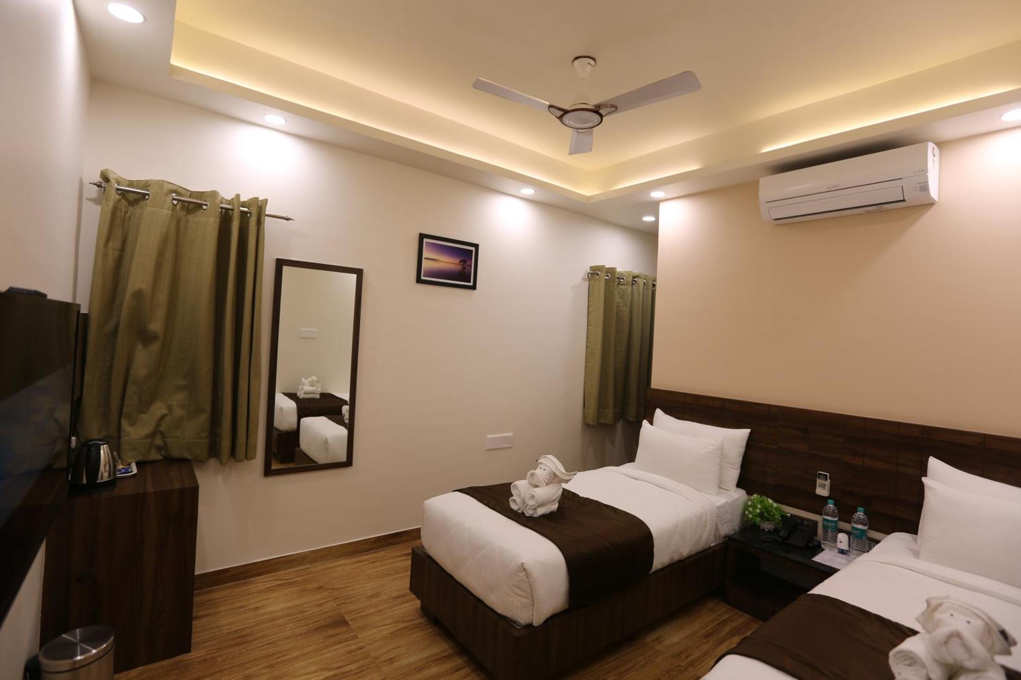 The Ventura Grand Hotel Bangalore Extérieur photo