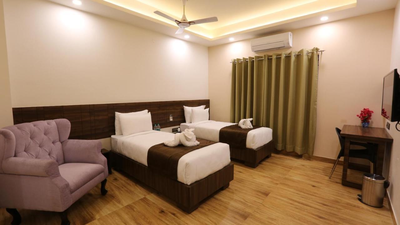 The Ventura Grand Hotel Bangalore Extérieur photo